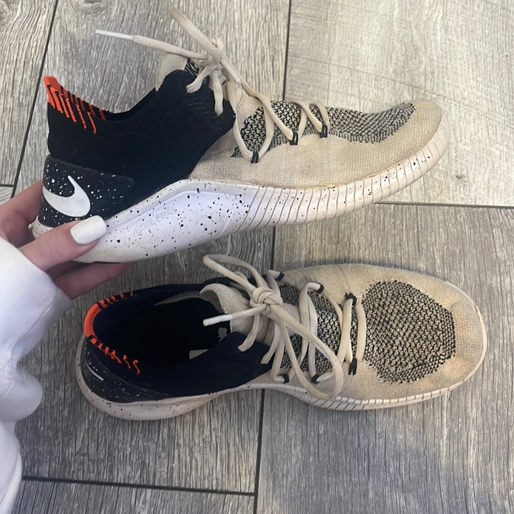 Nike woman’s running+weightlifting shoes